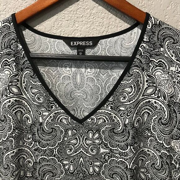Express Paisley Print Top - Picture 3 of 3